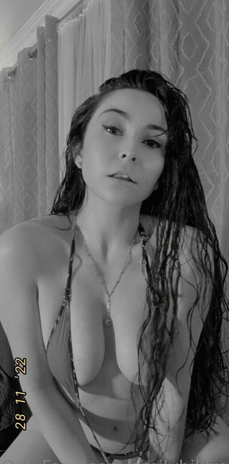 emilyhillfree model hot image