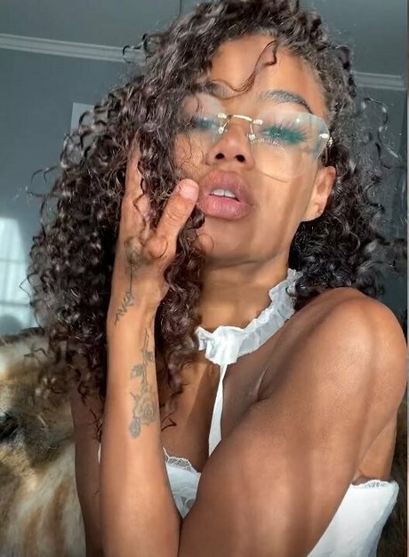 scarlitscandal free model photo