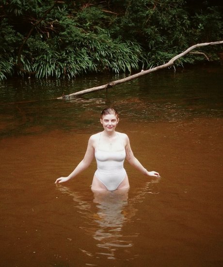 Triz model nude picture