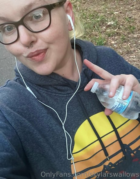 skylarswallows star nudes photos