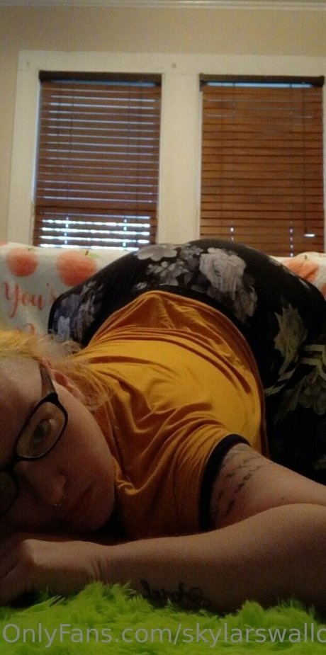 skylarswallows free model images