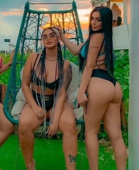 Bella Angel Dezoitou star sexy pic