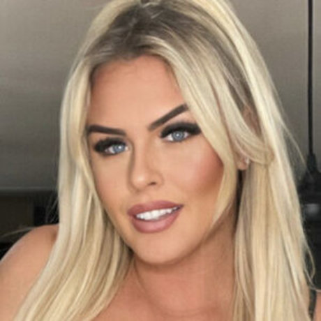 Trucker Baddie model nice pictures