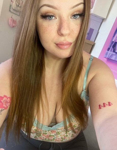 Lilly47 model images