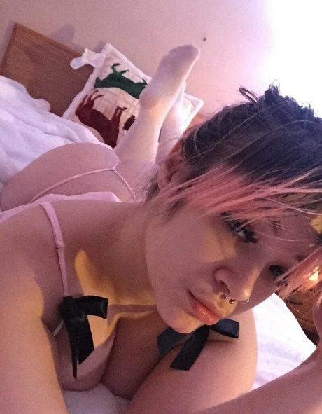 tinysatan exclusive star pic