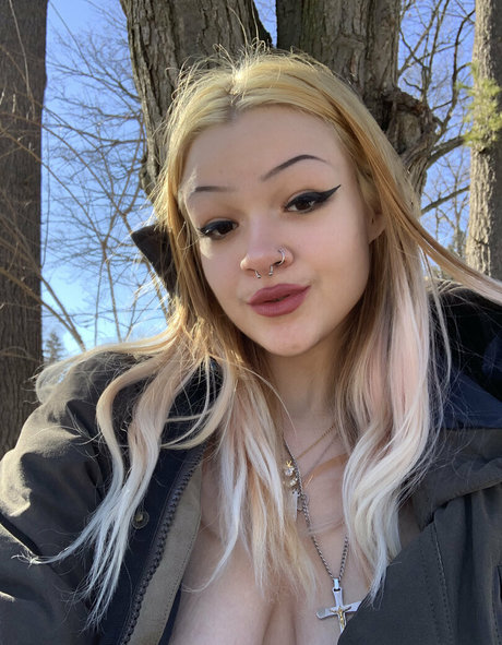 busty mom onlyfans sexy naked pictures