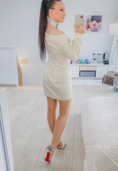 Vanessa Pur star hot pic