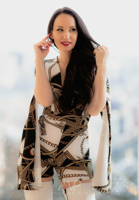 Vanessa Pur beautiful star pics