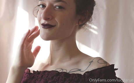 lucylarue pretty star pic