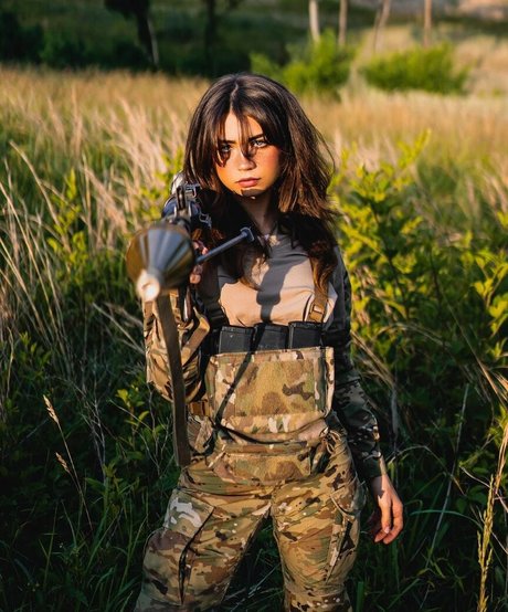 Lunchbaglujan pornstar nude picture