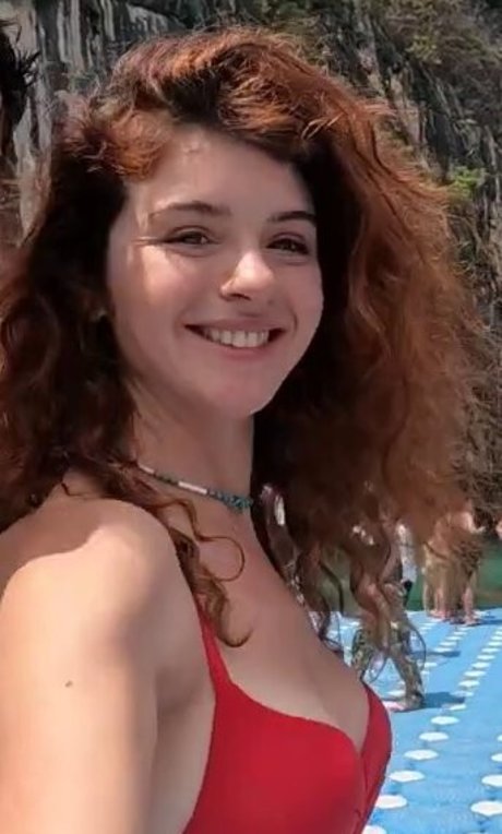 Chloe Lockley model xxx picture