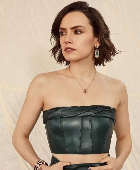Daisy Ridley star sex gallery