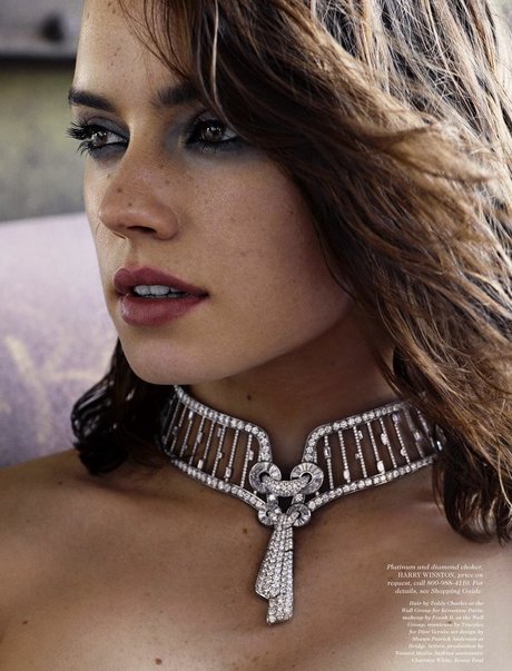Daisy Ridley pretty model image