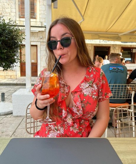 Adventures And Naps porn model photo