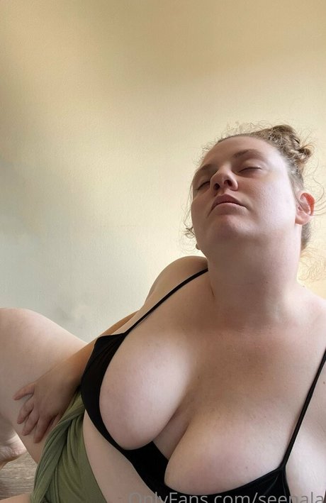 seenala model xxx img