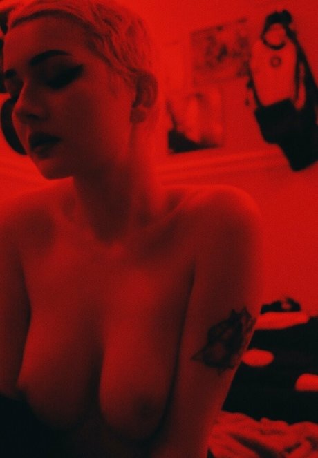 underboobgoddess best actress galleries