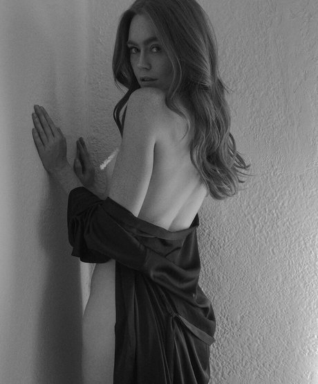 Holly Hicks model sexy pics