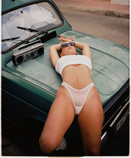 anna are_ exclusive model picture