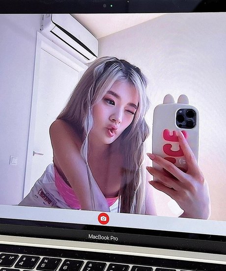 Kika Kim perfect model photo