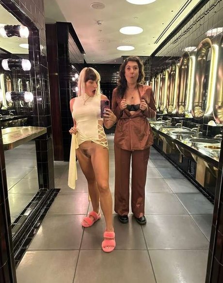 Reed Amber pornstar top picture