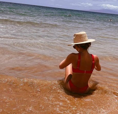 Colleen Wolfe high quality actress image