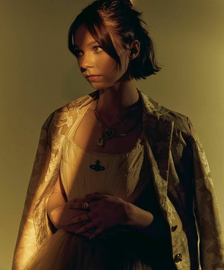 Emma Myers art pornstar pictures