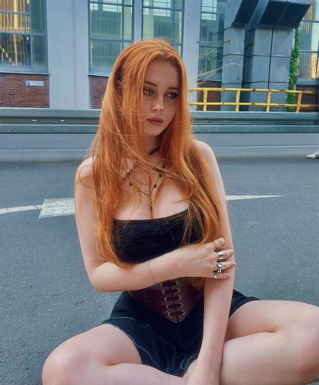 KDRkitten naked model gallery