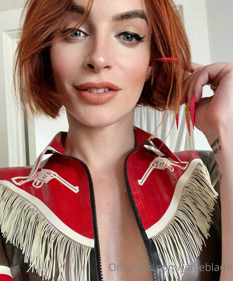 Janie Blade top star picture