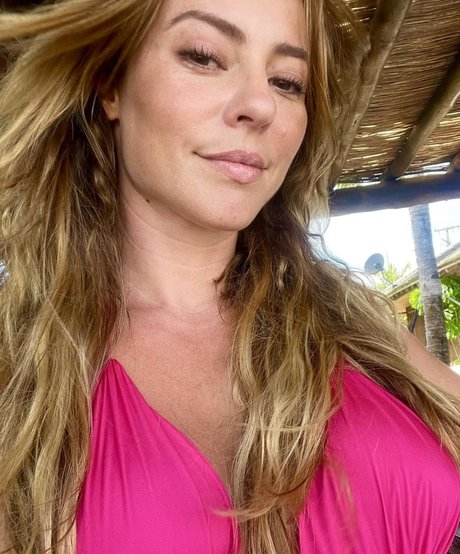 Paolla Oliveira nice pornstar archive