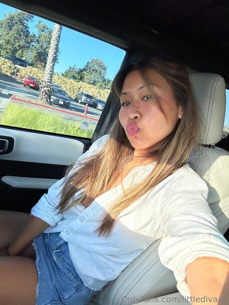 Littledivaaa star pic