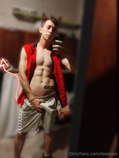 Leeosex star erotic pics