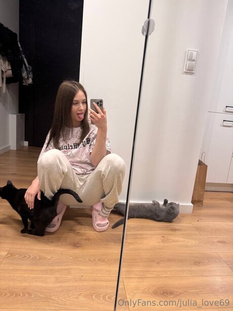 Julia Love69 pornographic star pics