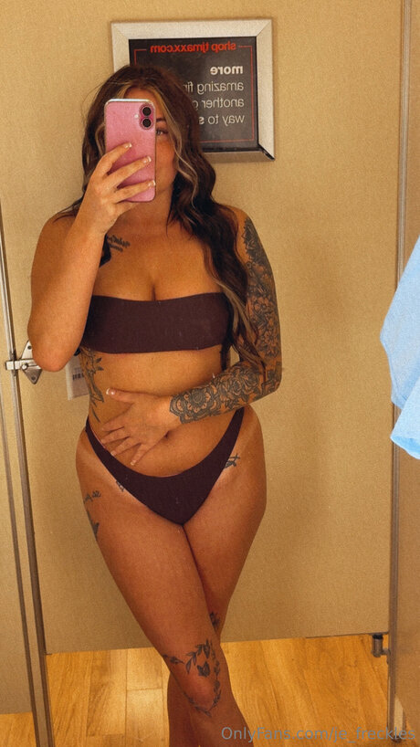 Je Freckles pornstar exclusive galleries