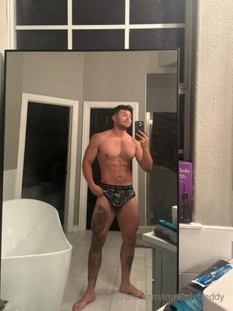 Imreadyfreddy model photo