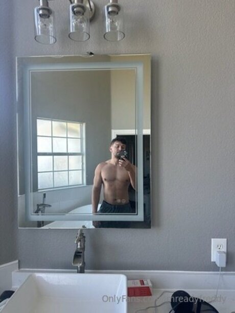 Imreadyfreddy adult model pic