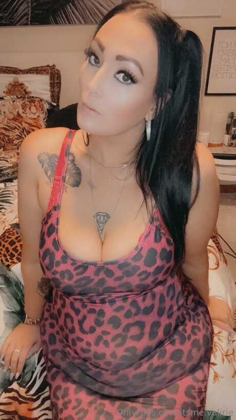 Itsme Valirie star naked photos