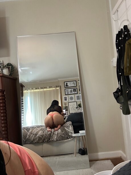 Itsme Valirie sexy model galleries