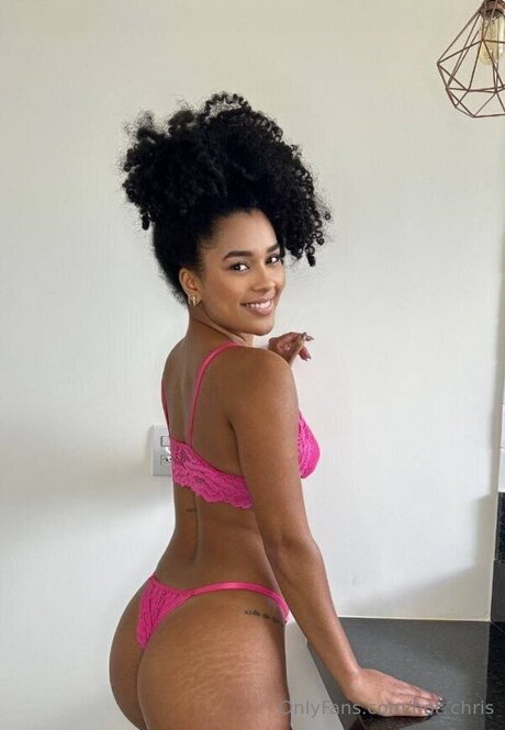 lesbian kissing onlyfans beautiful xxx picture