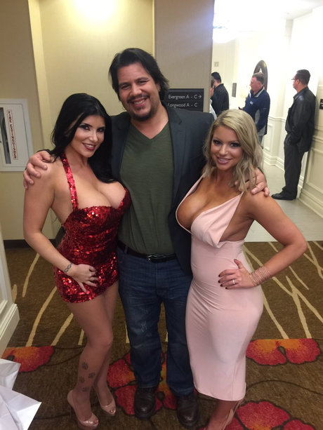 Romi Rain perfect actress img