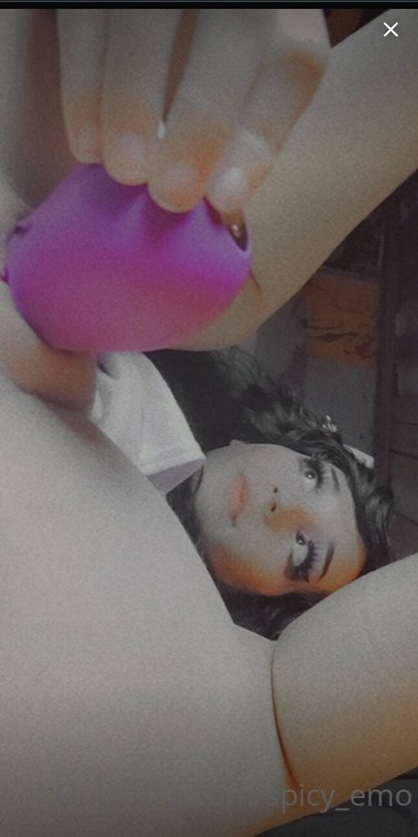 Spicyemo pretty pornstar photos