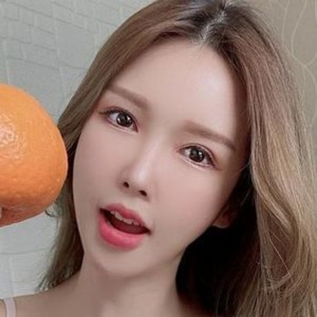 Gatita Yan sexy actress pics