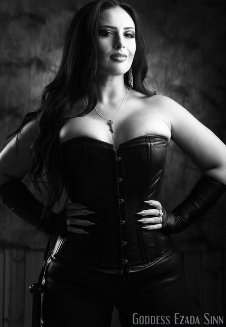 Ezada Sinn star sexy archive