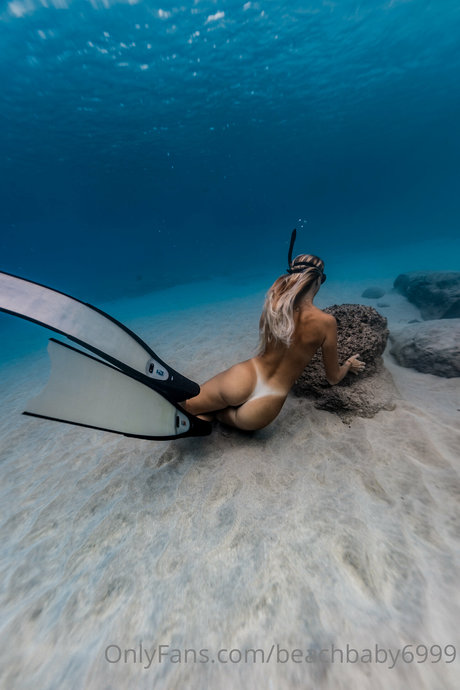 Beachbaby69 star erotic galleries