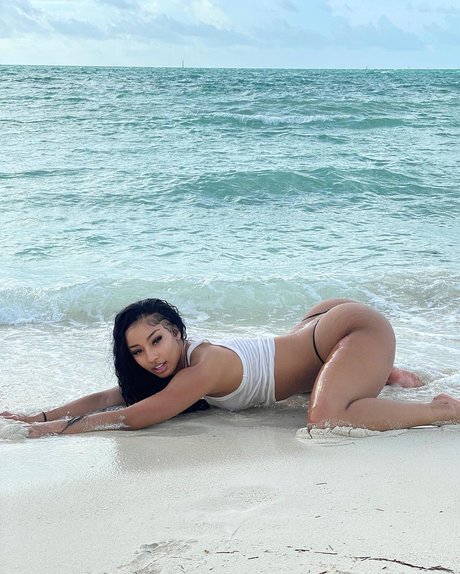 skinny shemale onlyfans hd picture