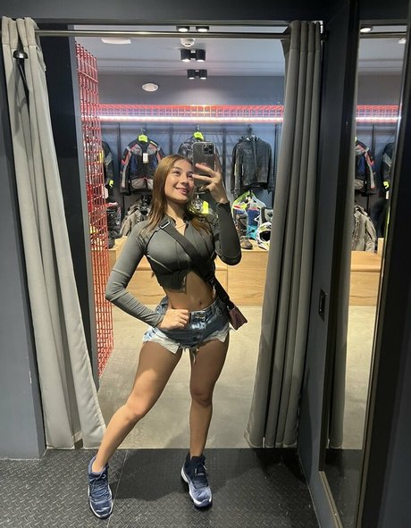 Manuelaqmm free actress pic