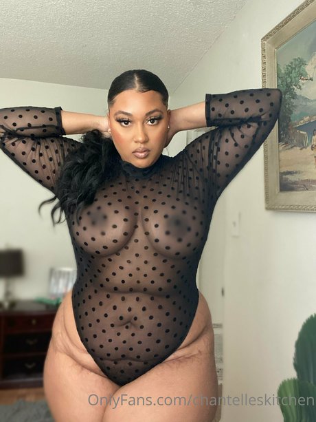 Chantelles Kitchen star porn images