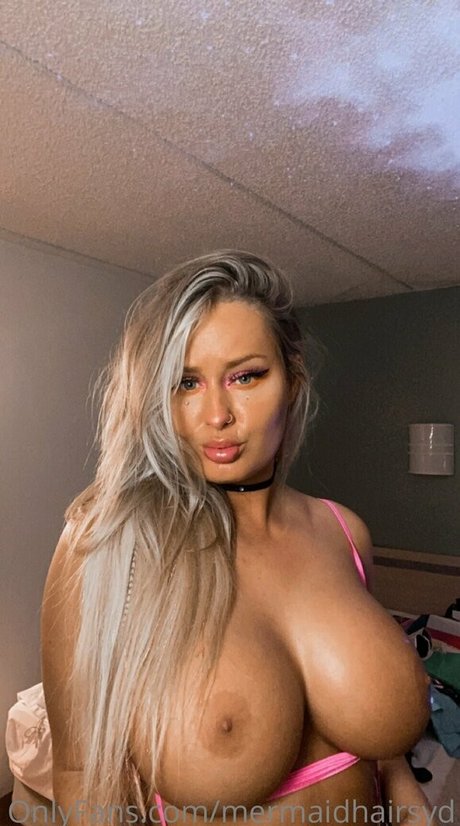 Sydney Fuller Marr sexy actress pic