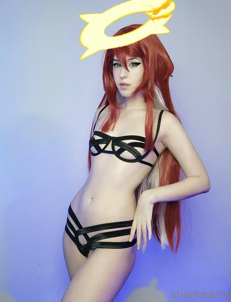 sharkparty pretty model picture