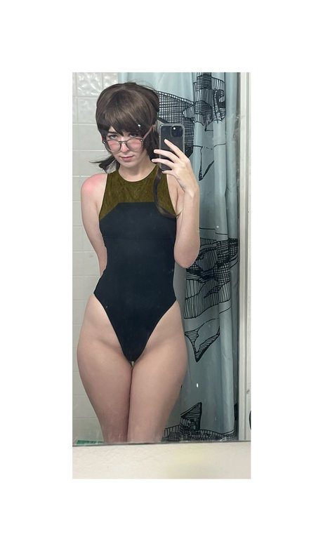 sharkparty nice actress picture