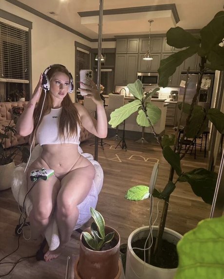 Olivia Stpierre pornstar naked images